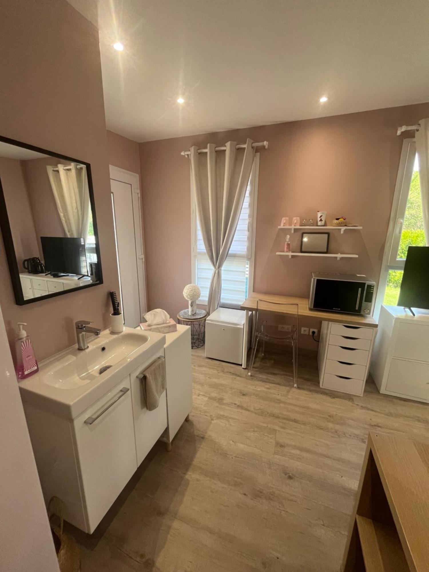 Apartament Dependance Prive Saint-Thibault-des-Vignes Zewnętrze zdjęcie